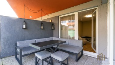 Exkluzivní byt 2+kk s předzahrádkou, terasou a garážovým stáním Praha 10 – Pitkovice