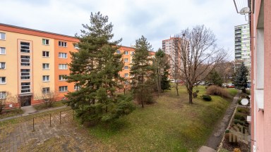 Kompletně zrekonstruovaný byt 2+1 v srdci Malešic