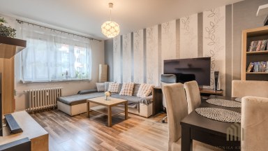 Kompletně zrekonstruovaný byt 2+1 v srdci Malešic