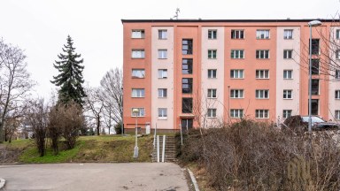 Kompletně zrekonstruovaný byt 2+1 v srdci Malešic