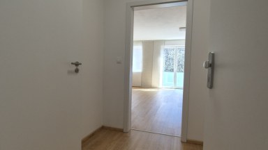 Pronájem moderního bytu 1kk s balkonem a krytým parkováním ve Vraném nad Vltavou