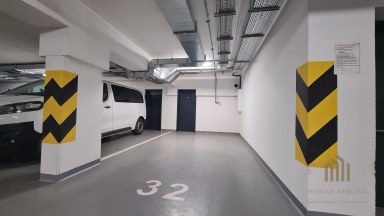 Pronájem elegantního bytu 4+kk s balkonem a garážovým stáním – Praha 10, Uhříněves