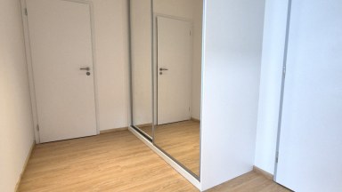 Exkluzivní pronájem Bytu 2+kk s balkonem a krytým parkováním ve Vraném nad Vltavou