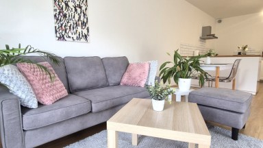 Exkluzivní pronájem Bytu 2+kk s balkonem a krytým parkováním ve Vraném nad Vltavou